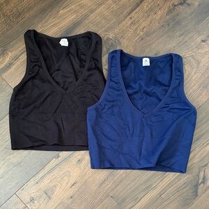 90 Degree By Reflex Ribbed V-Neck Crop Tank - Black & Navy